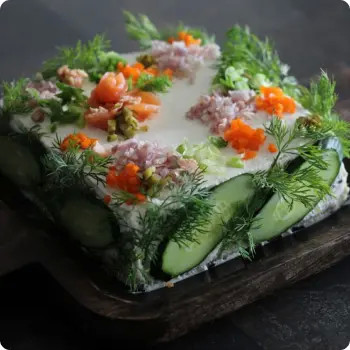 Торт сэндвич из тунца - 2 кг.