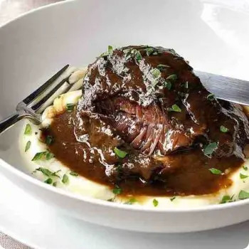 Говяжьи щёчки с трюфельным пюре - 10 пор.