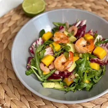 Салат с креветками и манго - 10 пор.